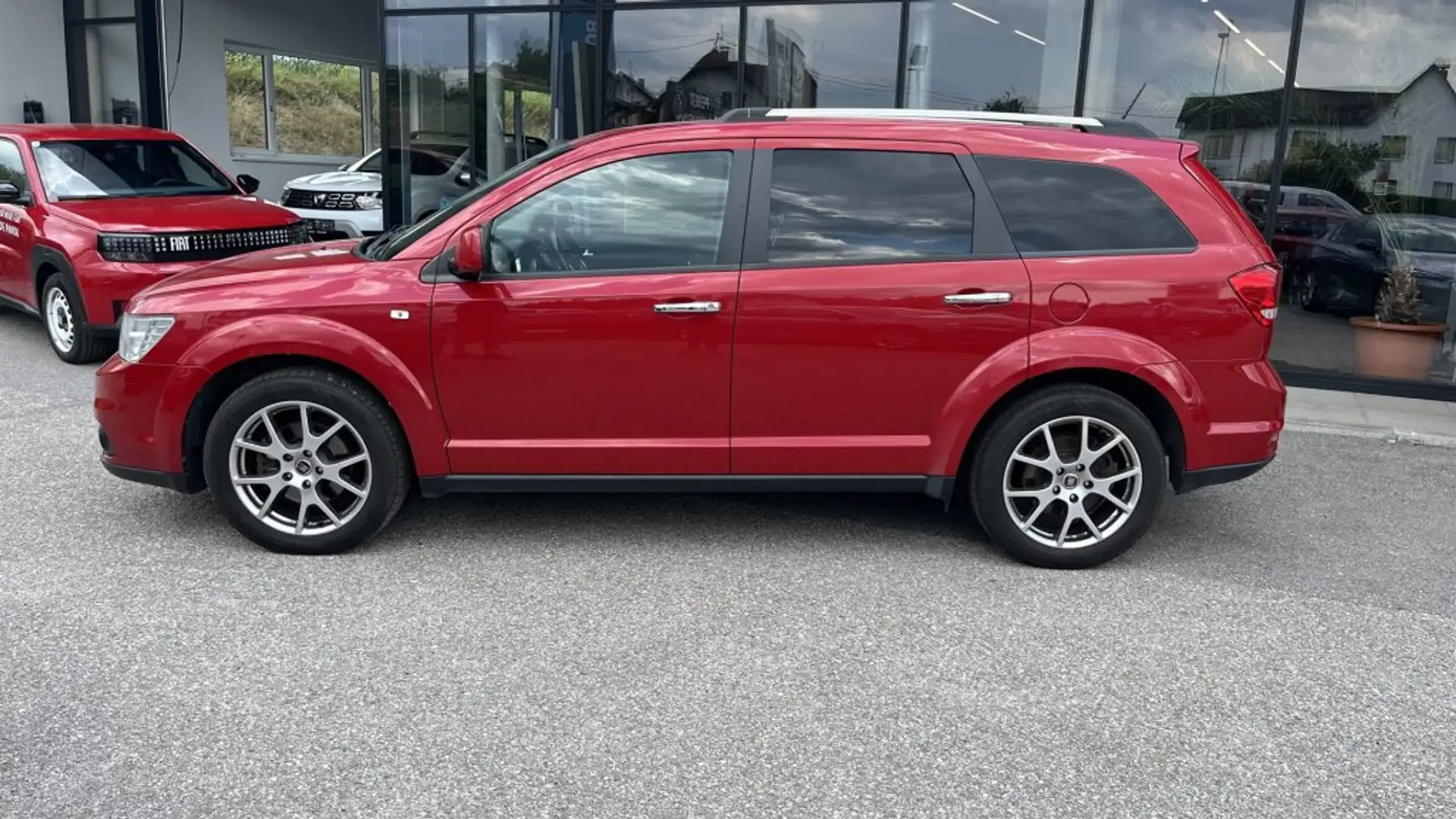 Fiat Freemont 2,0 Multijet II 140 Lounge Rouge - 2