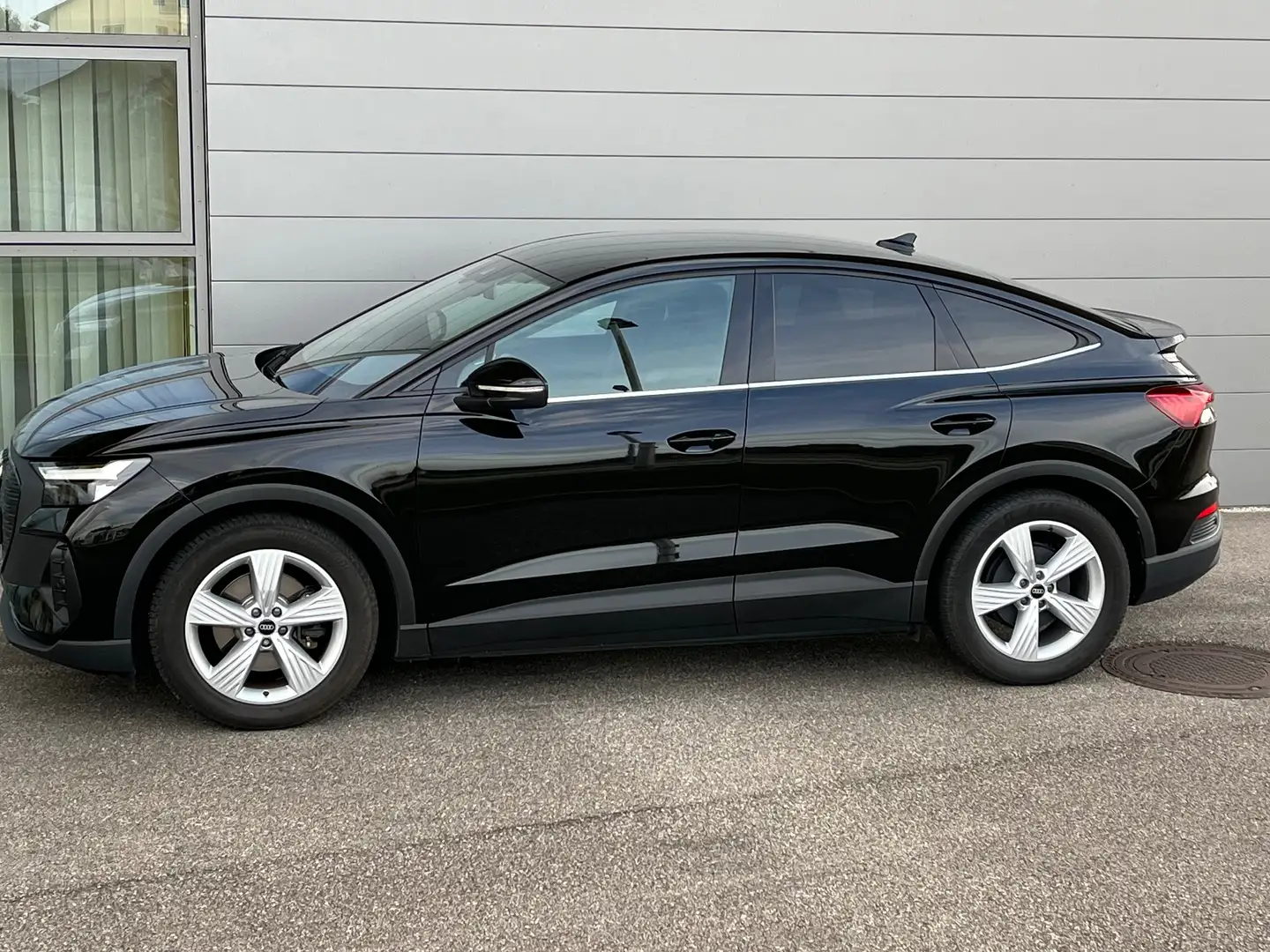 Audi Q4 e-tron Q4 35 e-tron Sportback, NP: 56.400.- Schwarz - 2