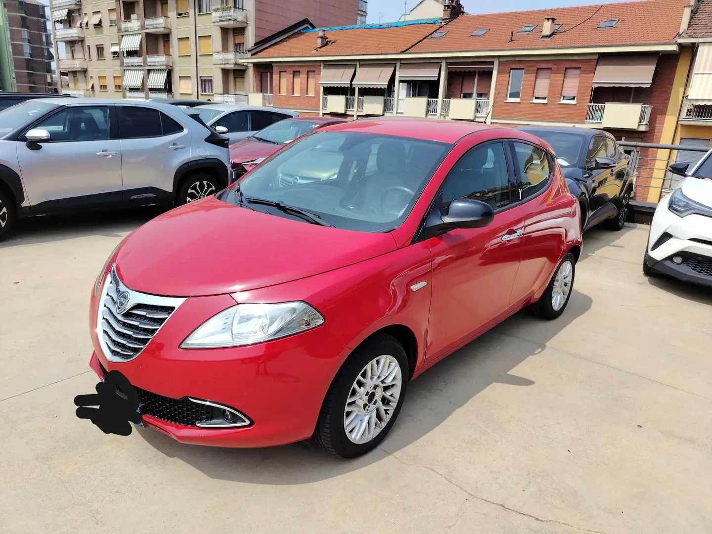 Lancia Ypsilon 0.9 t.air Platinum s&s 85cv dfn cambio automatico Червоний - 1