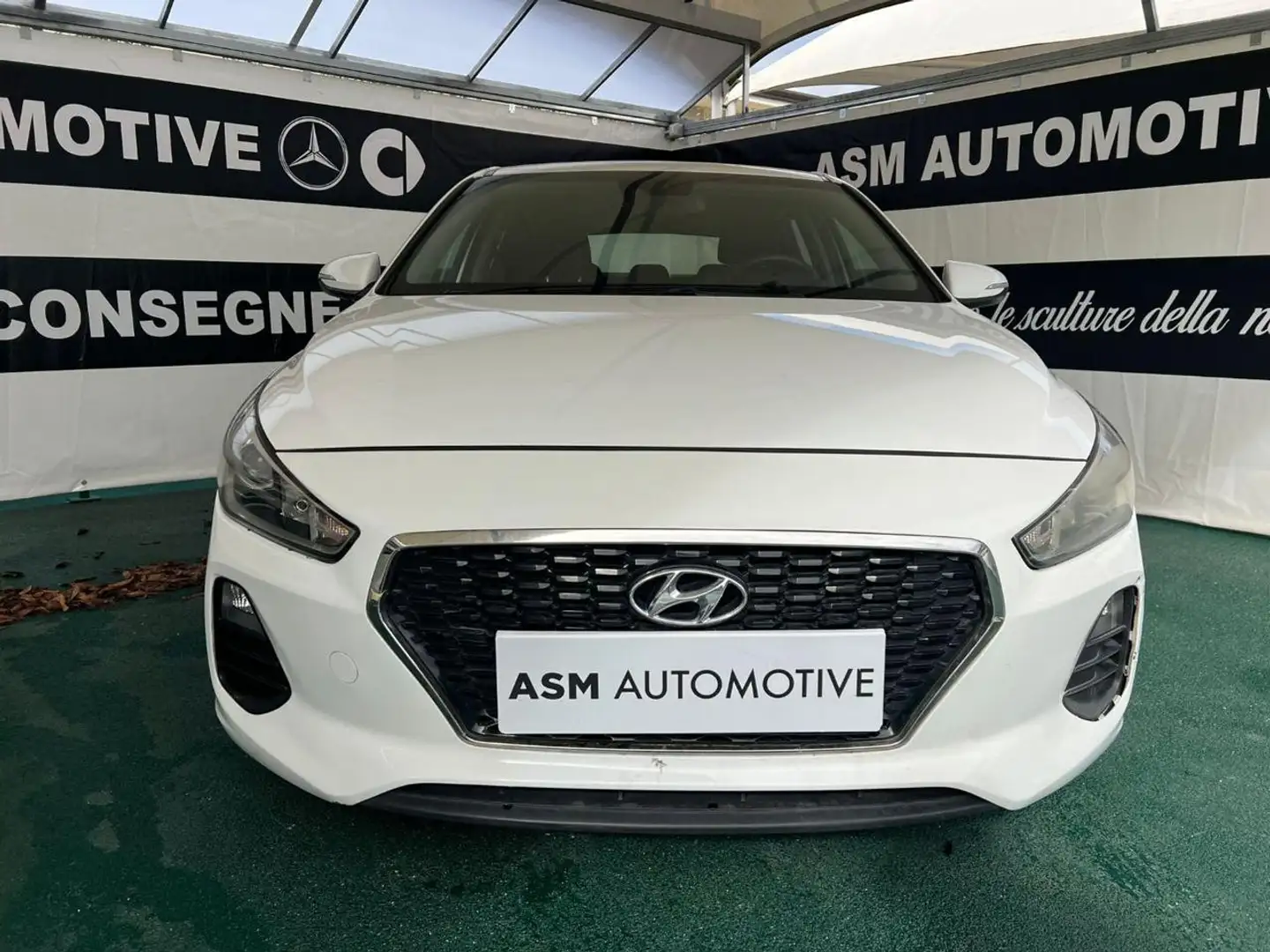 Hyundai i30 Wagon 1.6 CRDi 110CV Comfort Weiß - 2