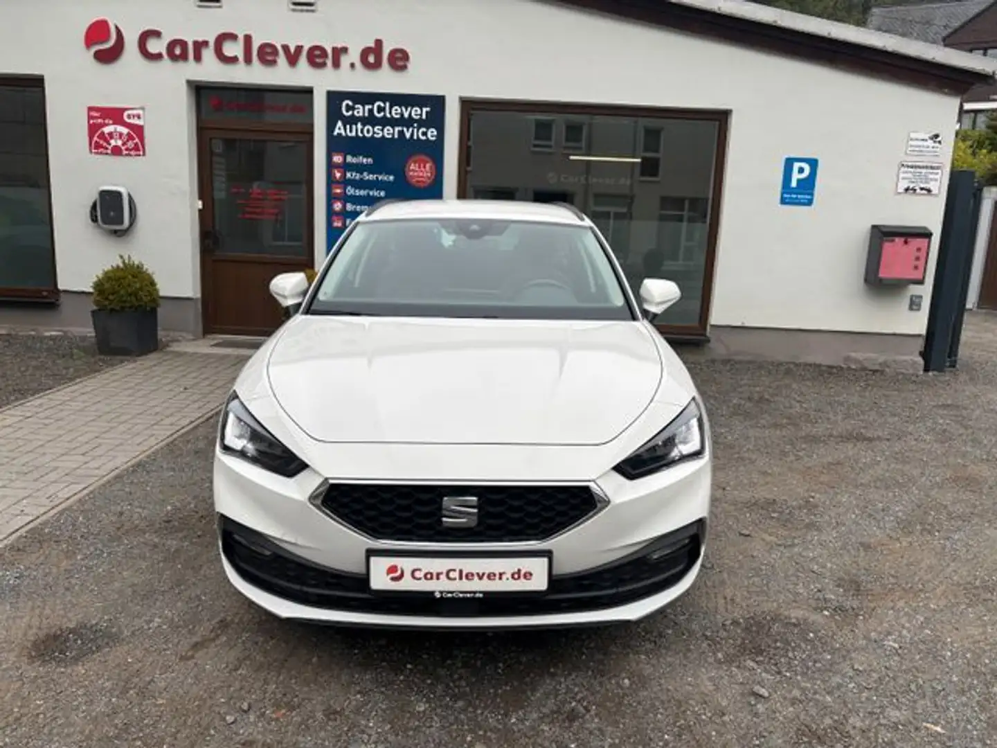 SEAT Leon Leon Sportstourer Style / DSG / LED / Navi Weiß - 2