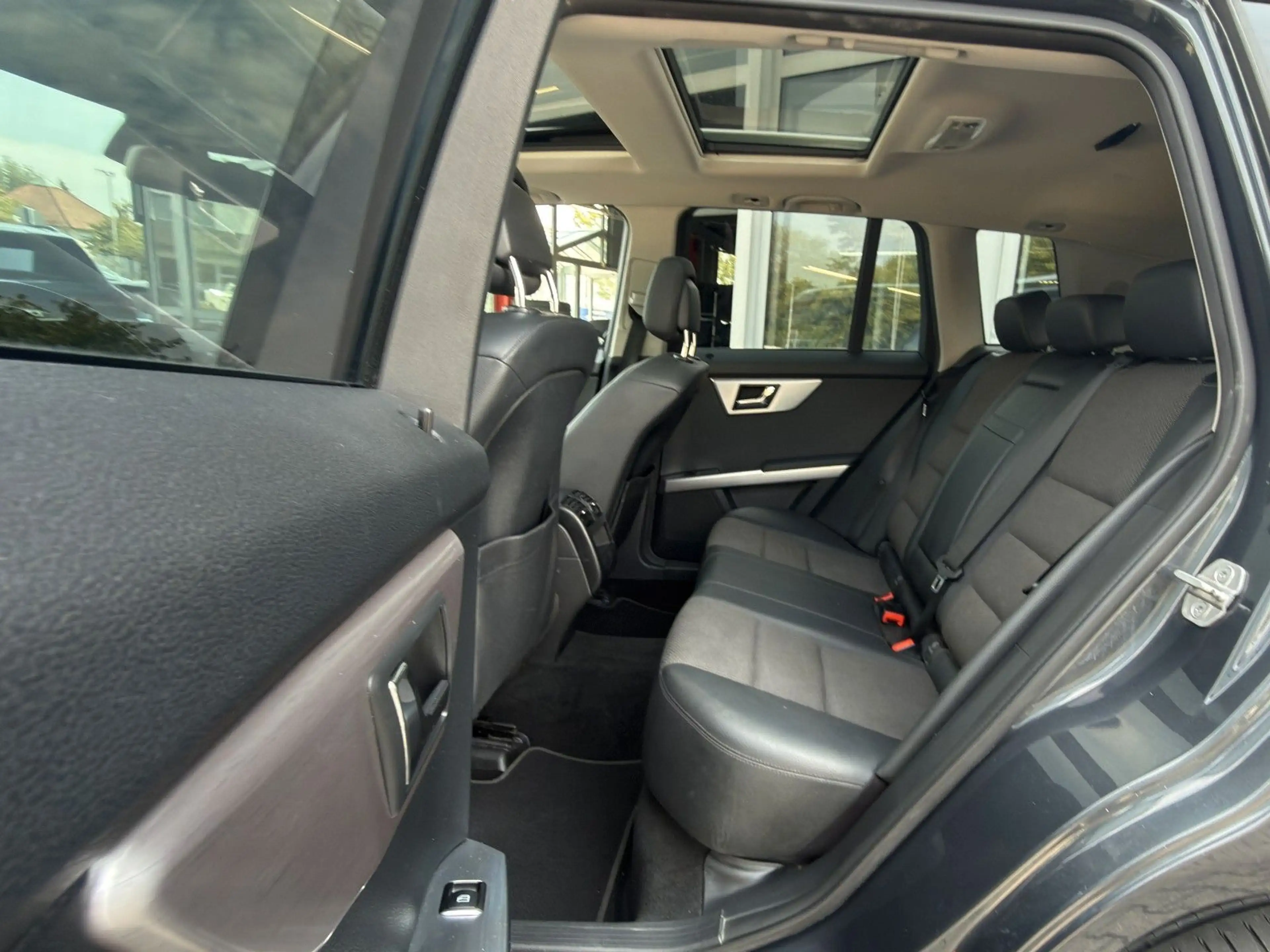 Mercedes-Benz GLK 220 CDI BE 4Matic Aut. LEDER+PANO+NAVI+AHK — photo 16