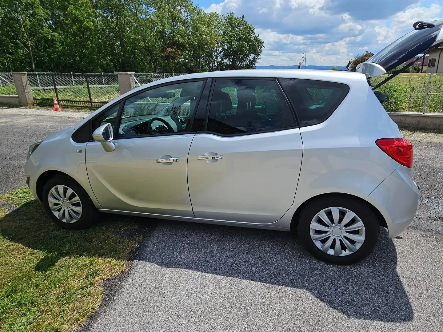 Opel Meriva Meriva 1,4 ecoFlex Turbo Cosmo Cosmo Silber - 1