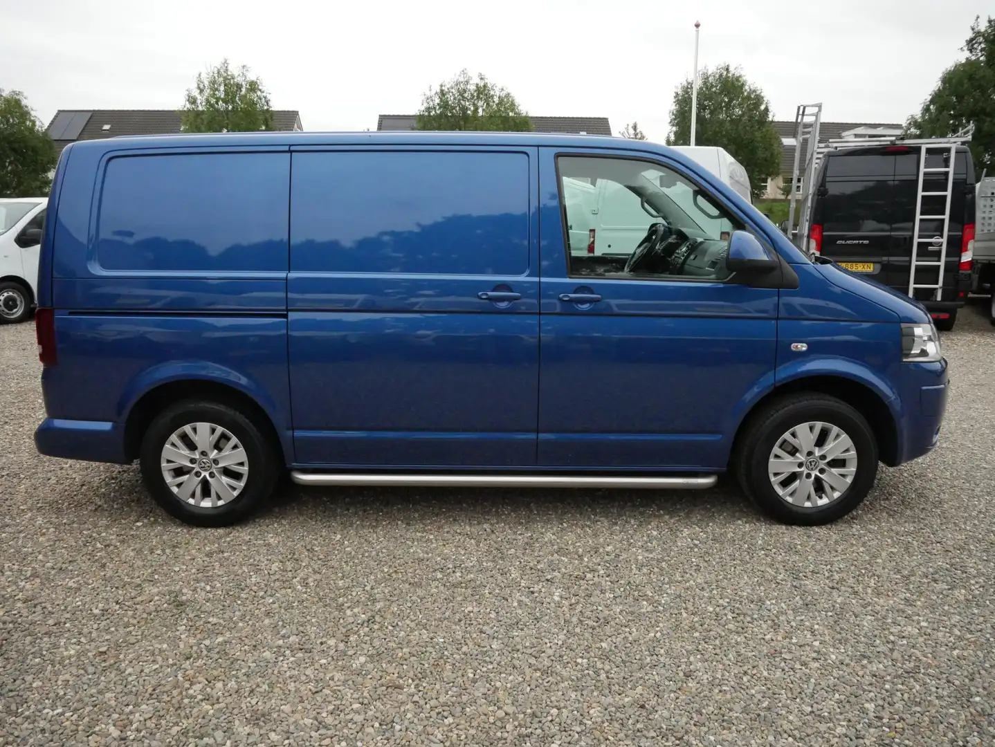 Volkswagen T5 Transporter 2.0 TDI 140PK, L1, Automaat, Airco, Geen garantie, Blauw - 2