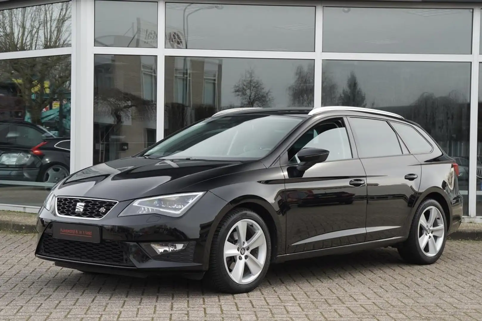 SEAT Leon ST 1.4 EcoTSI FR AUT DSG FULL LED NAVI LEDER PDC Schwarz - 1