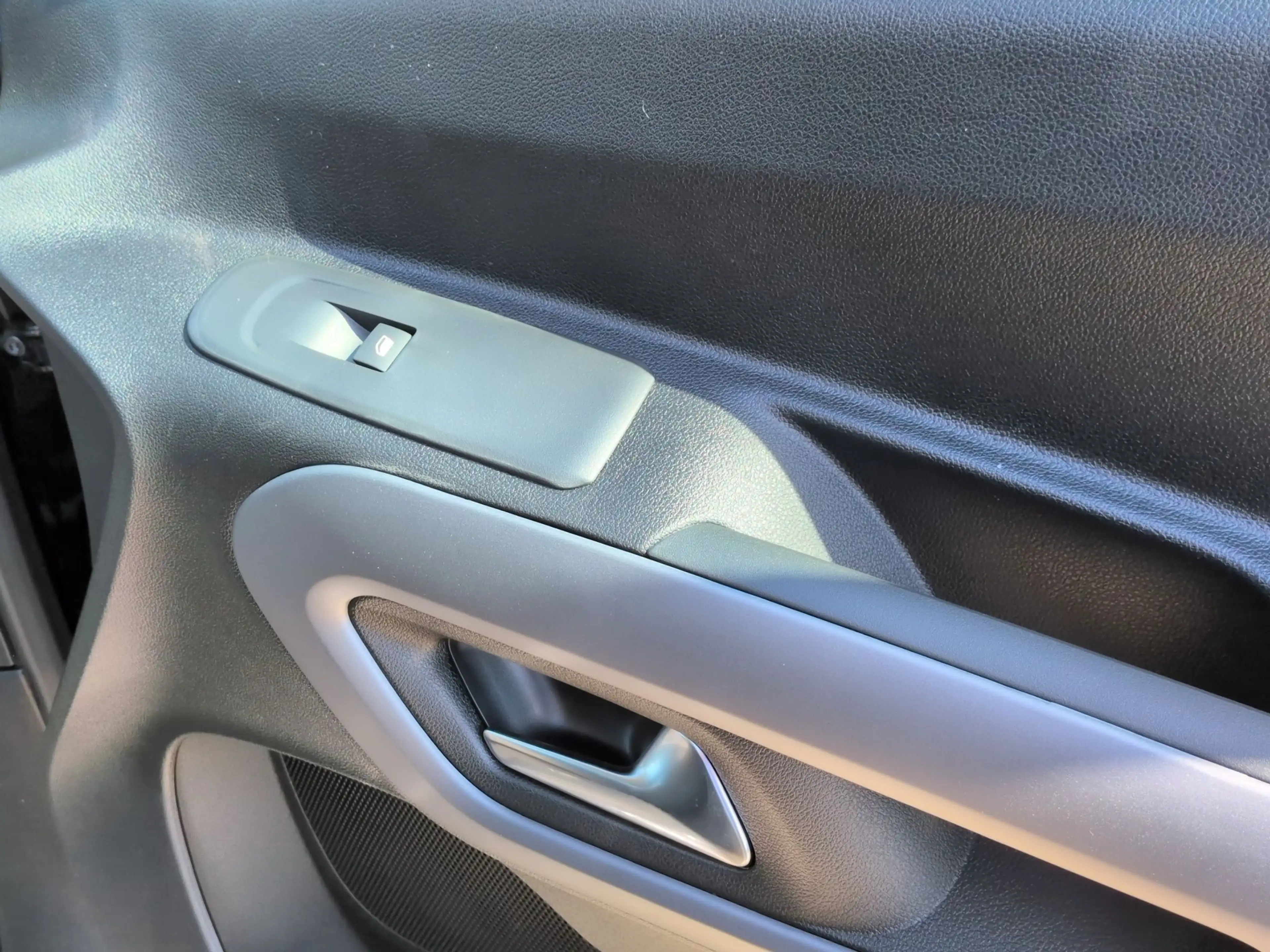 Opel Combo Life Combo 1.5 D Edition XL+Navi+Rückfahrkamera — photo 13