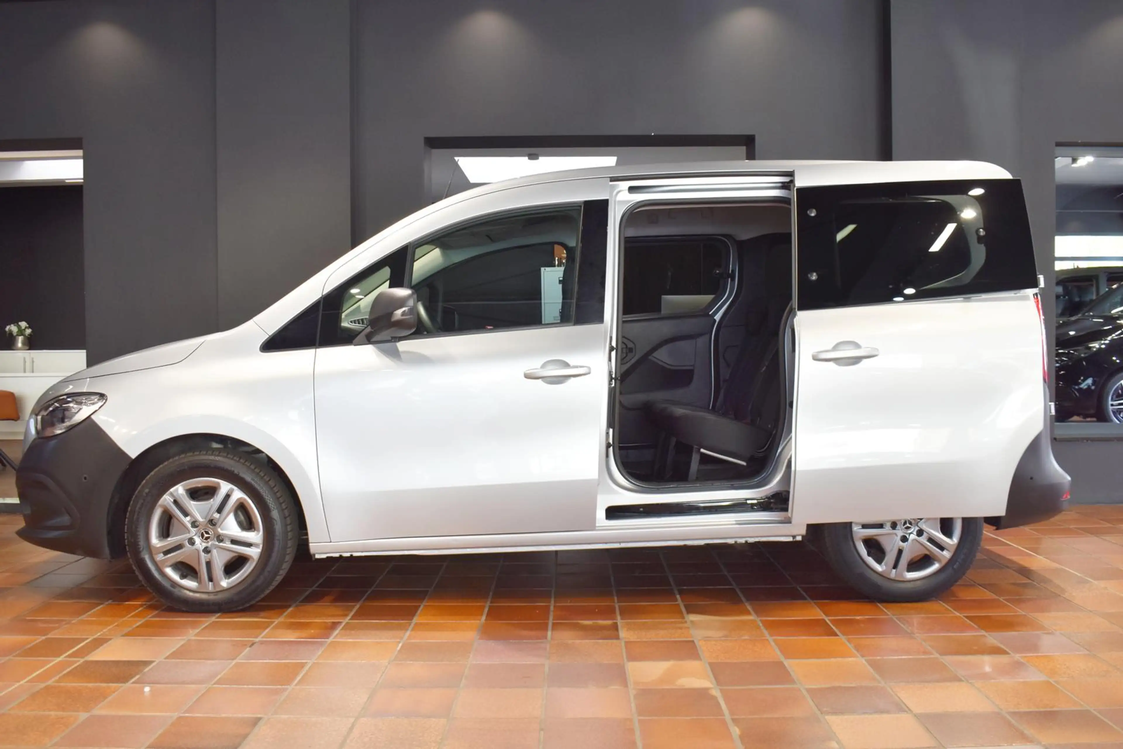 Mercedes-Benz Citan TOURER 110 CDI 5-SITZE 2x SCHIEBETÜR TEMPOMAT AHK- — photo 3