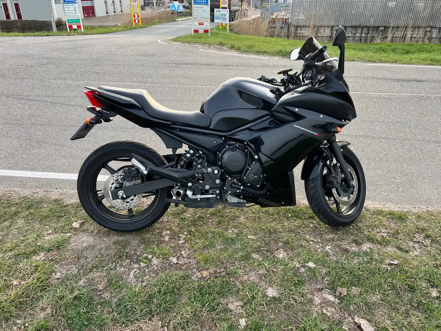 Yamaha XJ 6 Diversion F Noir - 1