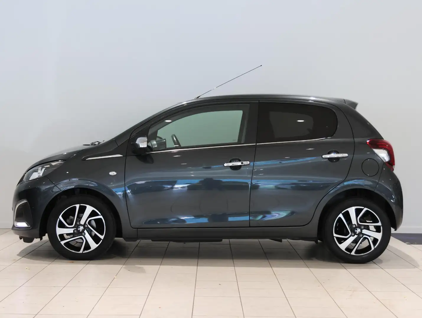Peugeot 108 1.0 Allure | 1ste eigenaar | Camera | Keyless Entr Grijs - 2