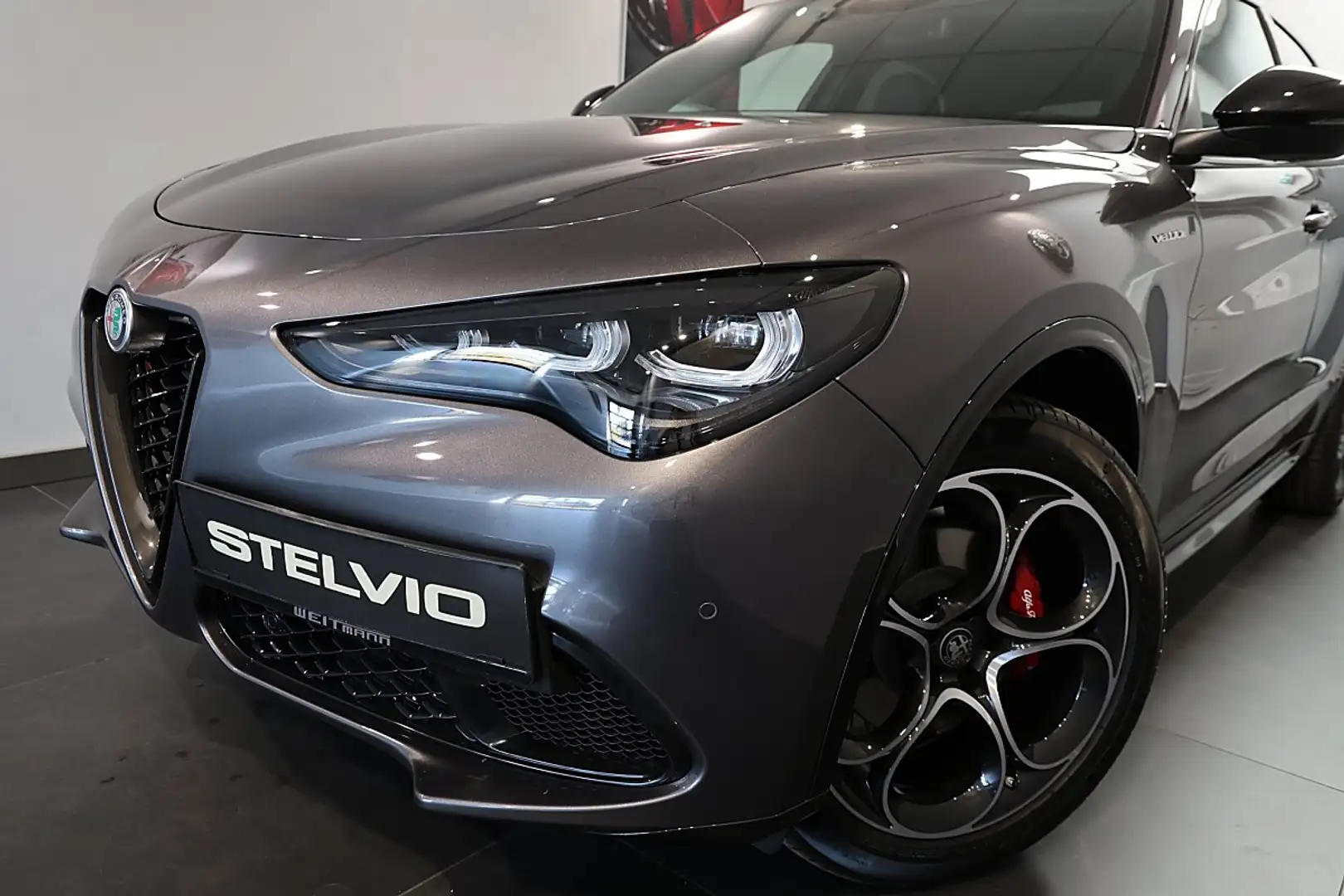 Alfa Romeo Stelvio 2.2 16V 210PS AT8 Q4 Veloce MY26 Grau - 2