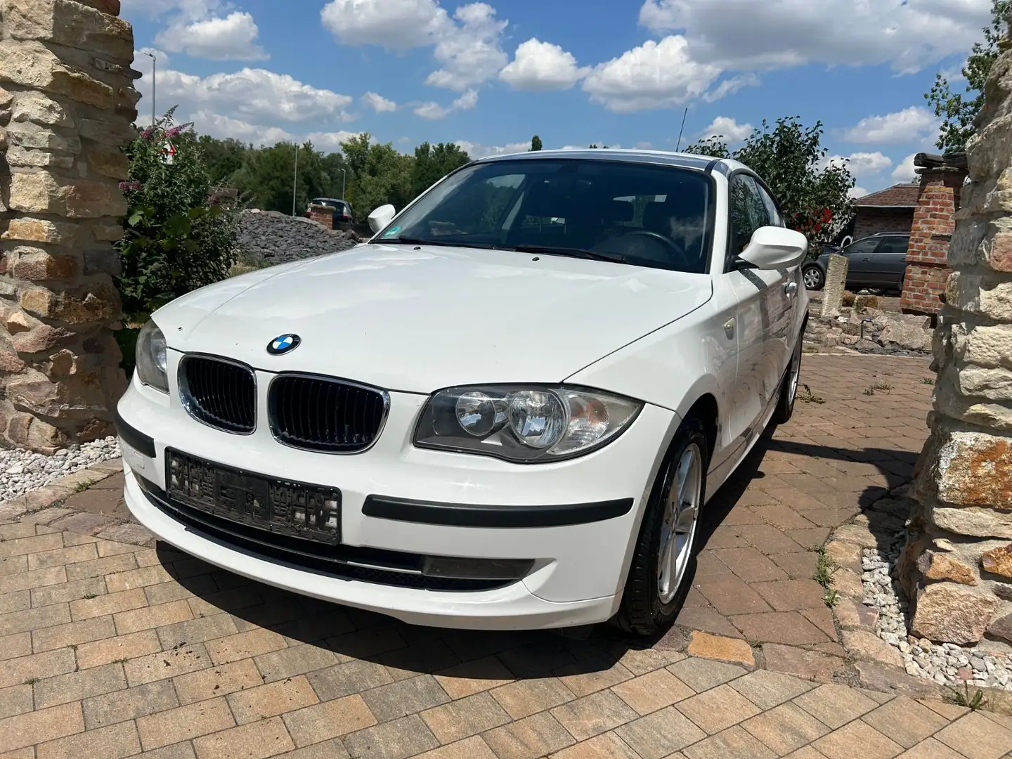 BMW 116 i Klima Alufelgen sehr gepflegt TÜV 08/26 Bianco - 1