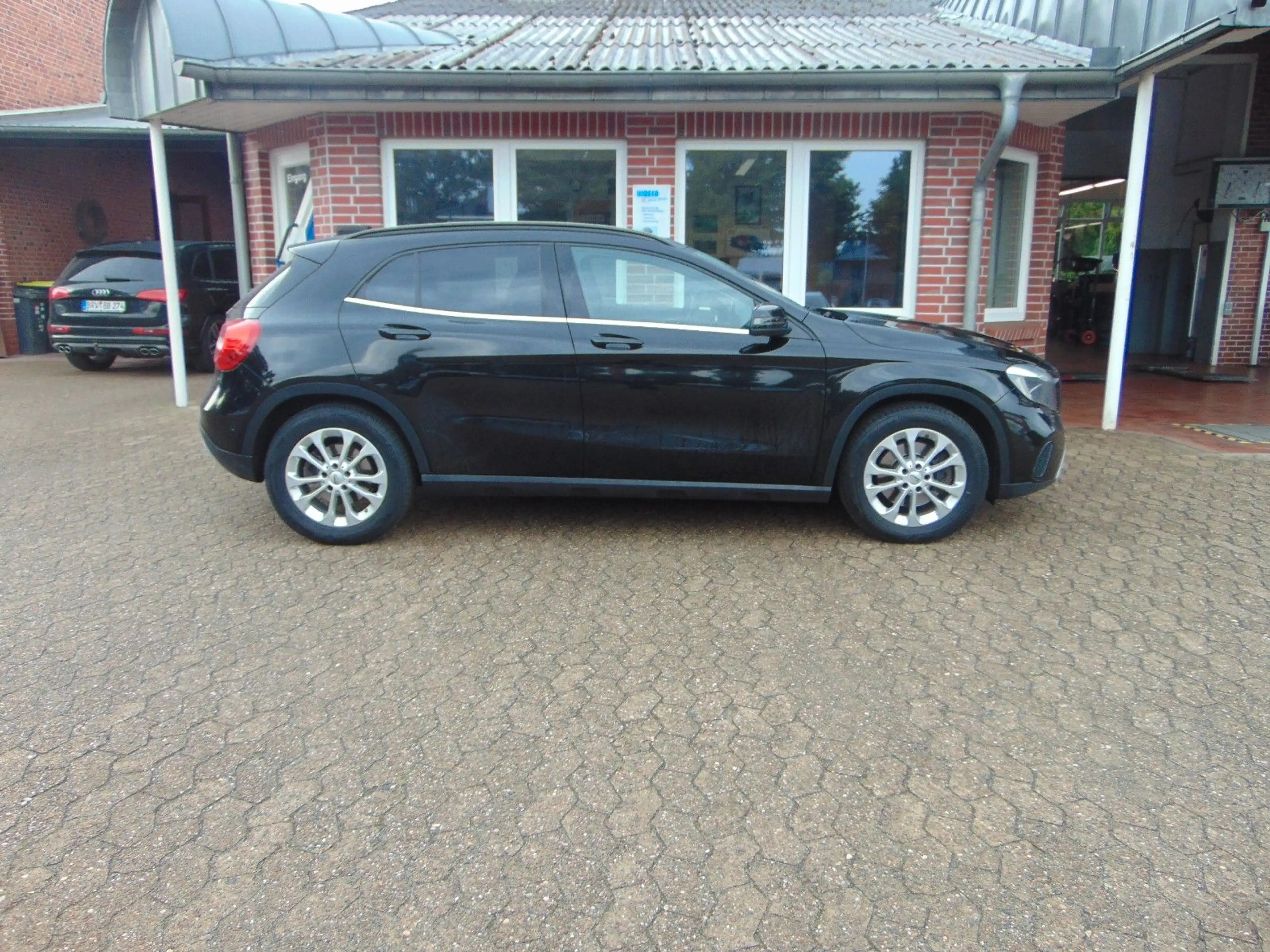 Mercedes-Benz GLA 220 GLA GLA 220 4Matic — photo 2