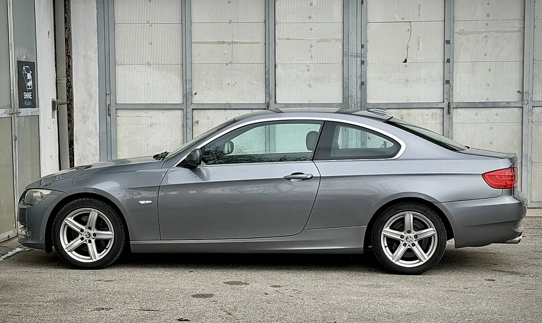 BMW 325 d Coupé Österreich-Paket Aut. Grau - 2