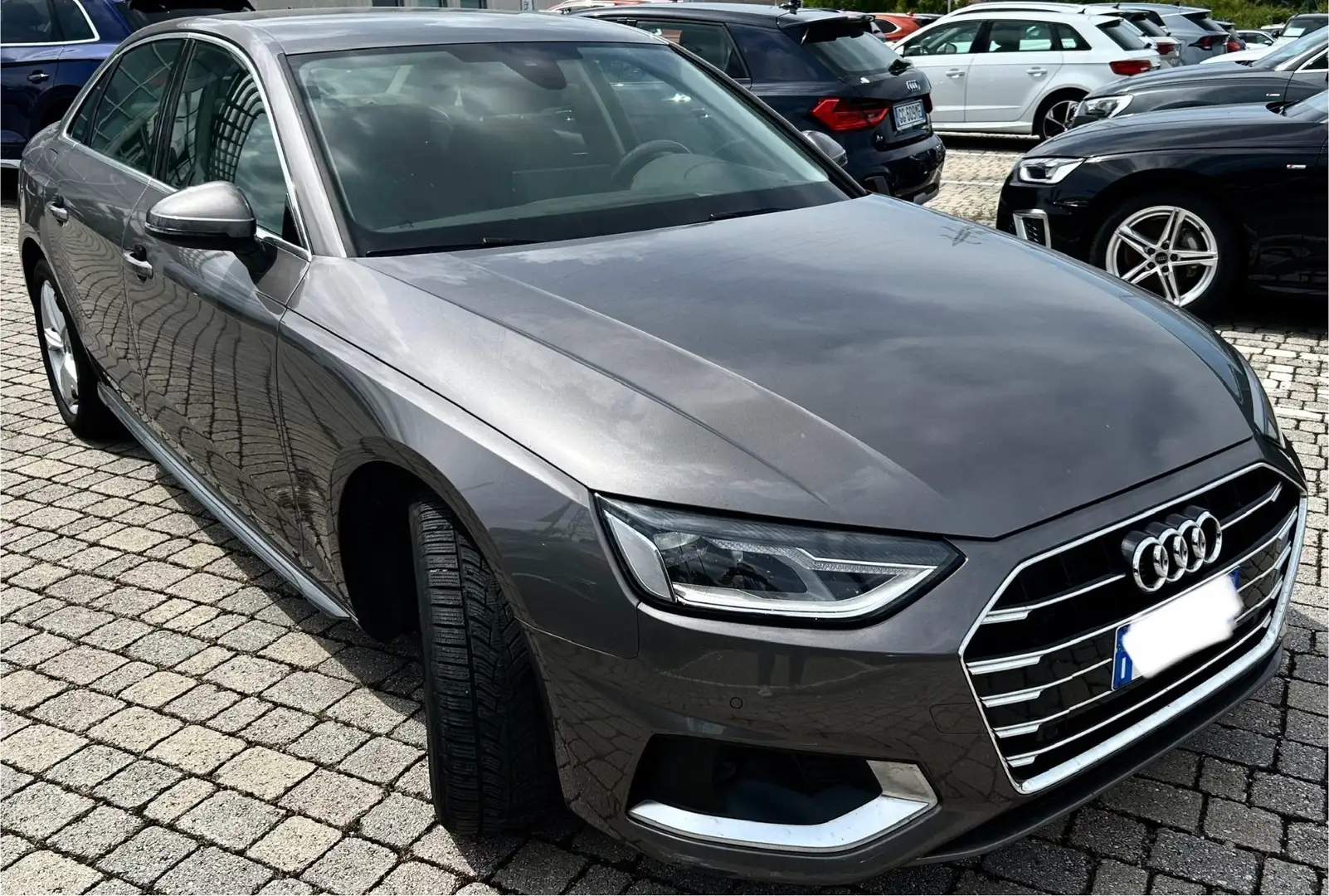 Audi A4 Avant 30 TDI/136 CV S tronic S line edition Gris - 1