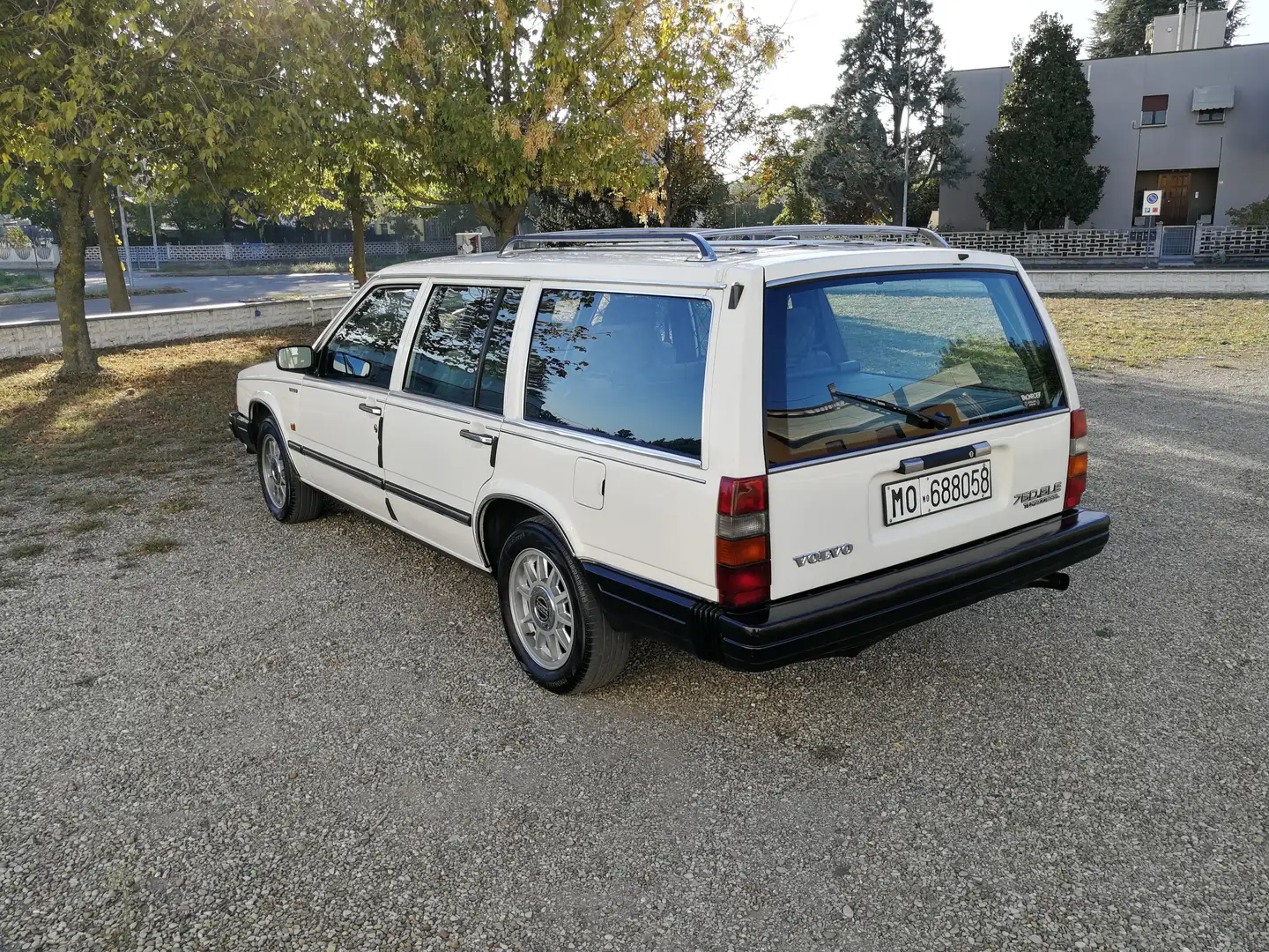 Volvo 760 760+SW+2.4+td+GLE Bílá - 2