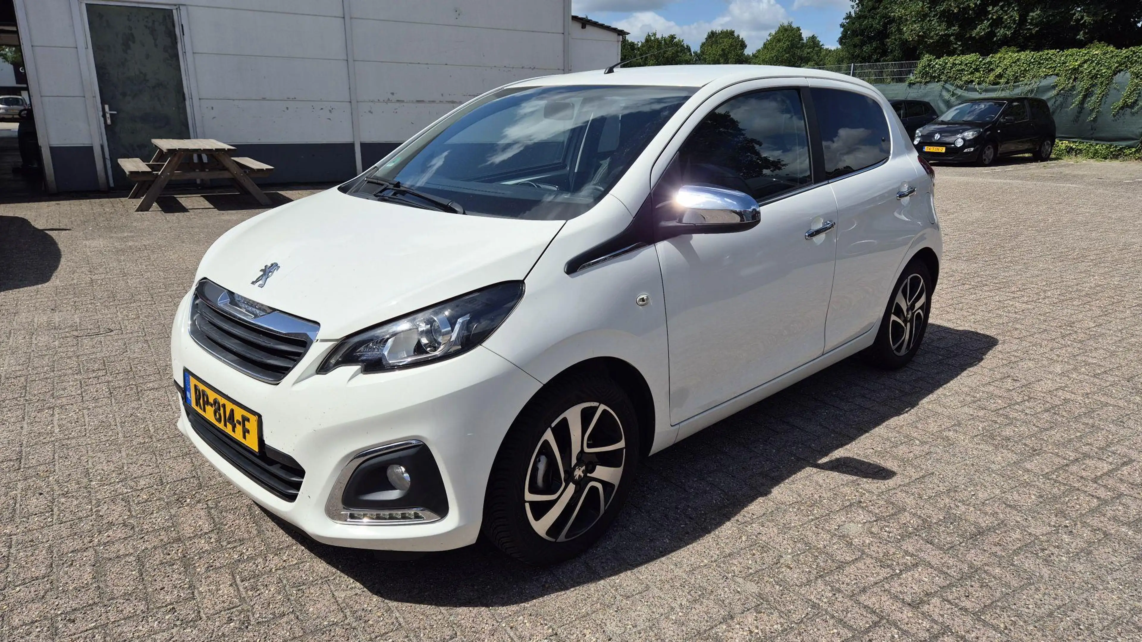 Peugeot 108 1.0 e-VTi Allure | lederen bekleding | stoelverwar — photo 2