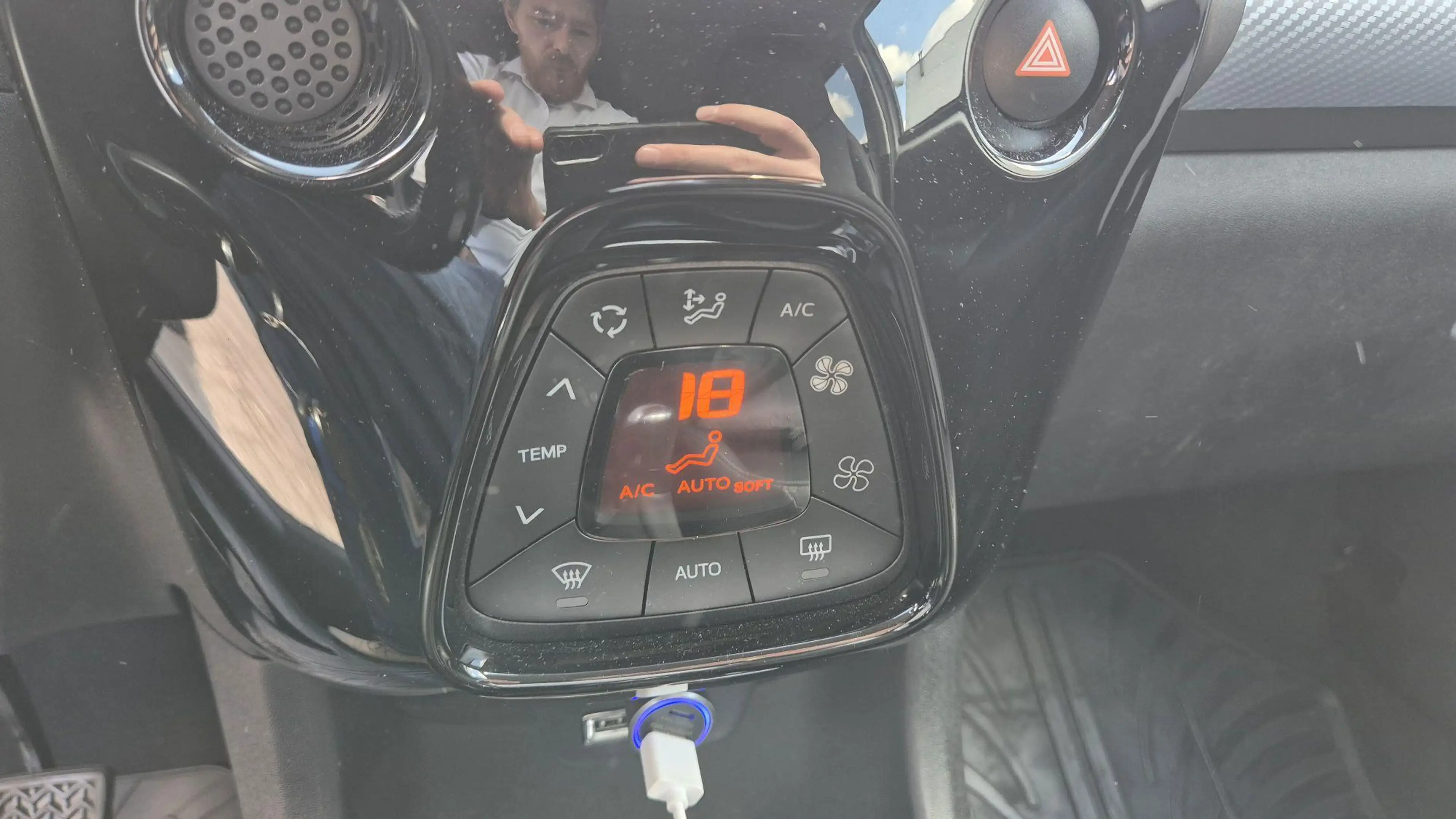 Peugeot 108 1.0 e-VTi Allure | lederen bekleding | stoelverwar — photo 11