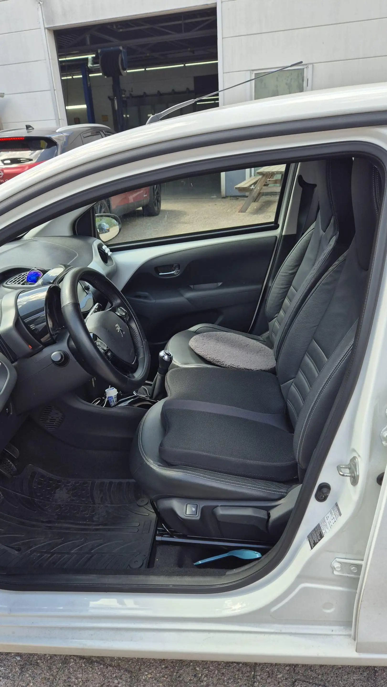 Peugeot 108 1.0 e-VTi Allure | lederen bekleding | stoelverwar — photo 9