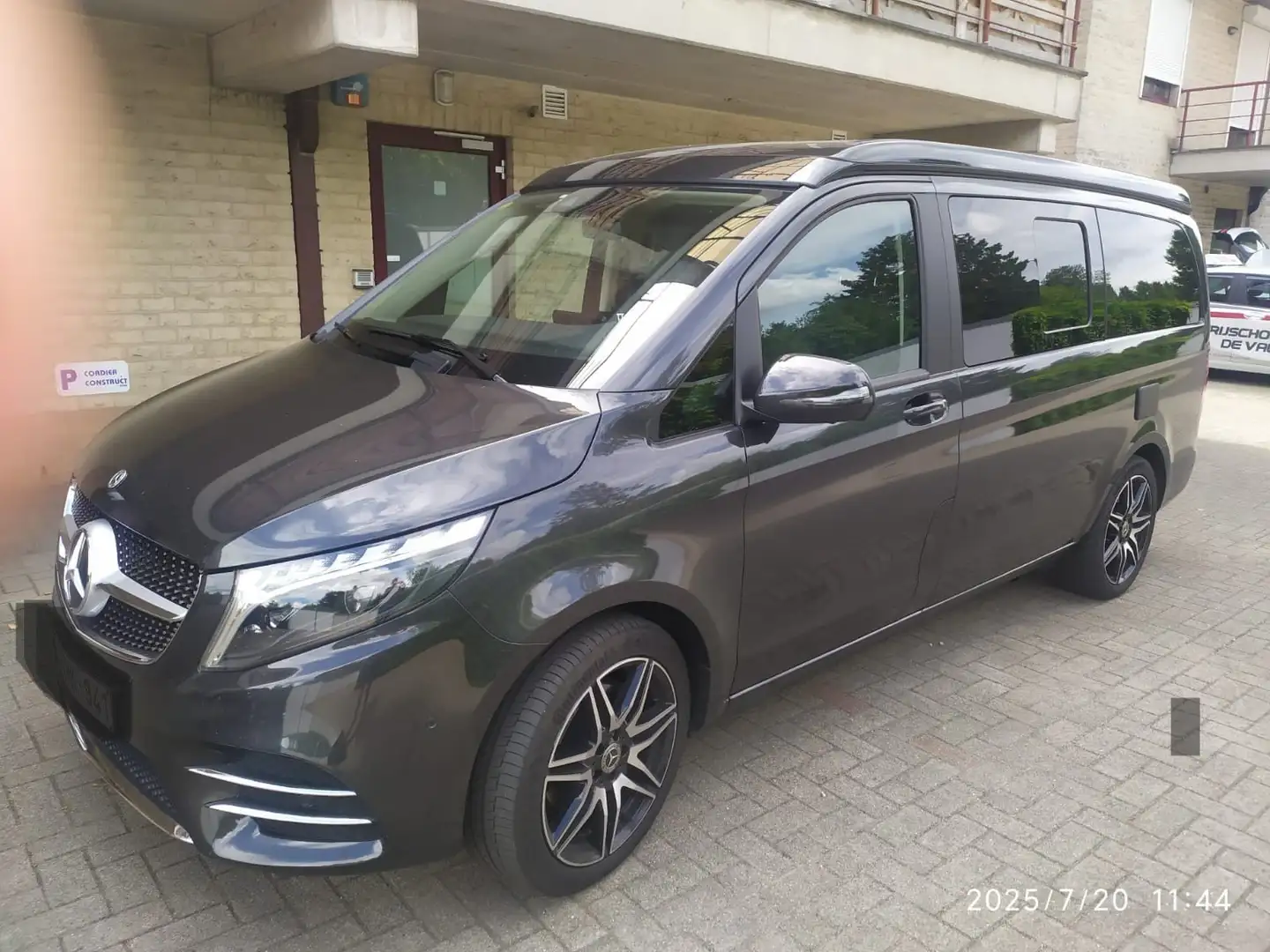 Caravans-Wohnm Mercedes-Benz Marco Polo V300 4x4/ 9 Tronic/AMG/Airmatic/Leder Grijs - 2