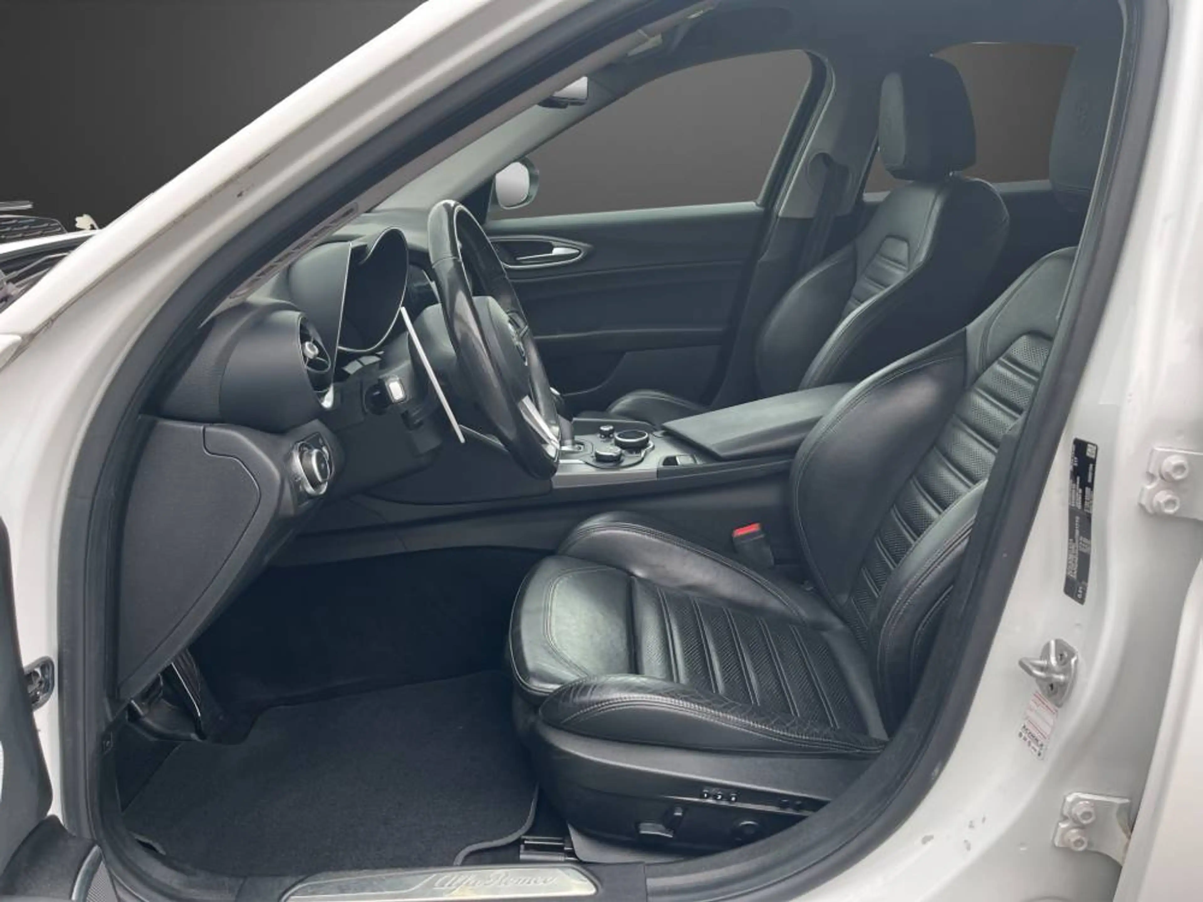 Alfa Romeo Giulia MY18 Veloce 2.2 Diesel 16V 154kw (2 — photo 8