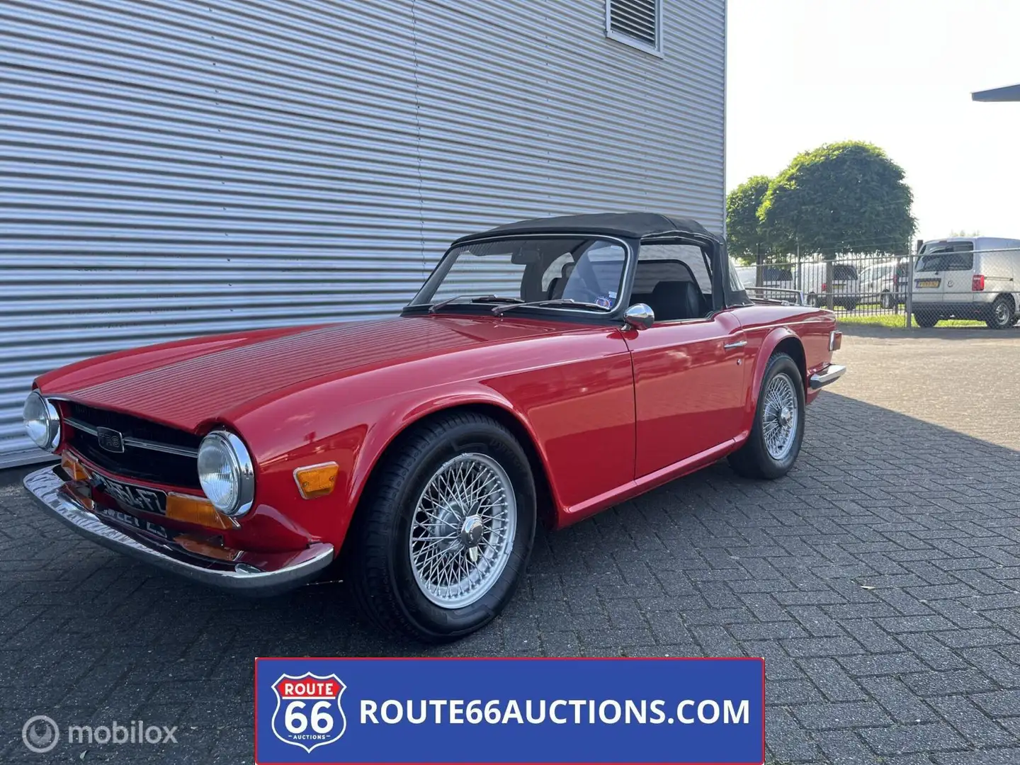 Triumph TR6 Cabriolet | Route 66 Auctions Red - 2