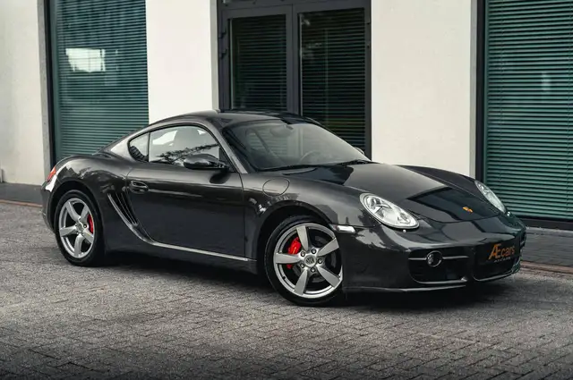 Porsche Cayman view 4