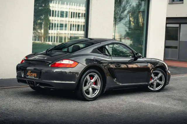 Porsche Cayman view 3