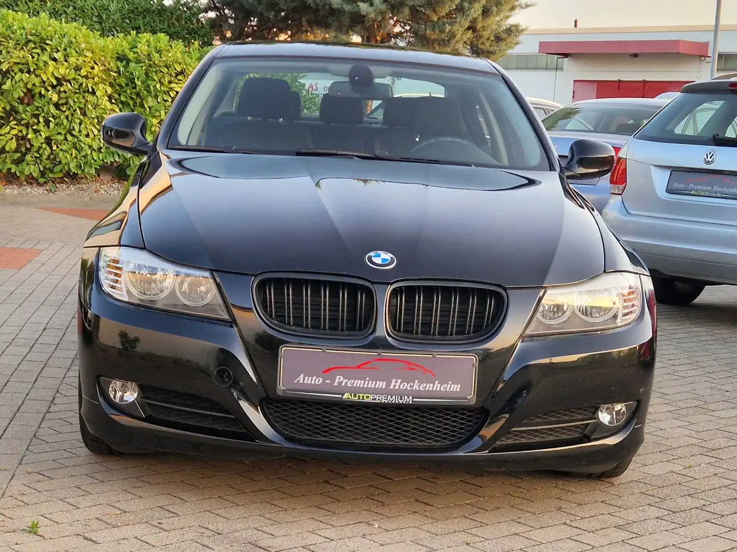 BMW 318 Baureihe 3 Lim. 318i Schwarz - 2