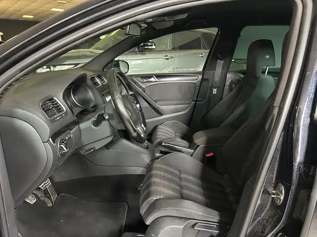 Volkswagen Golf view 6