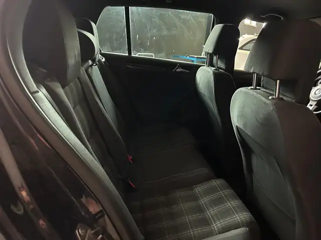 Volkswagen Golf view 8