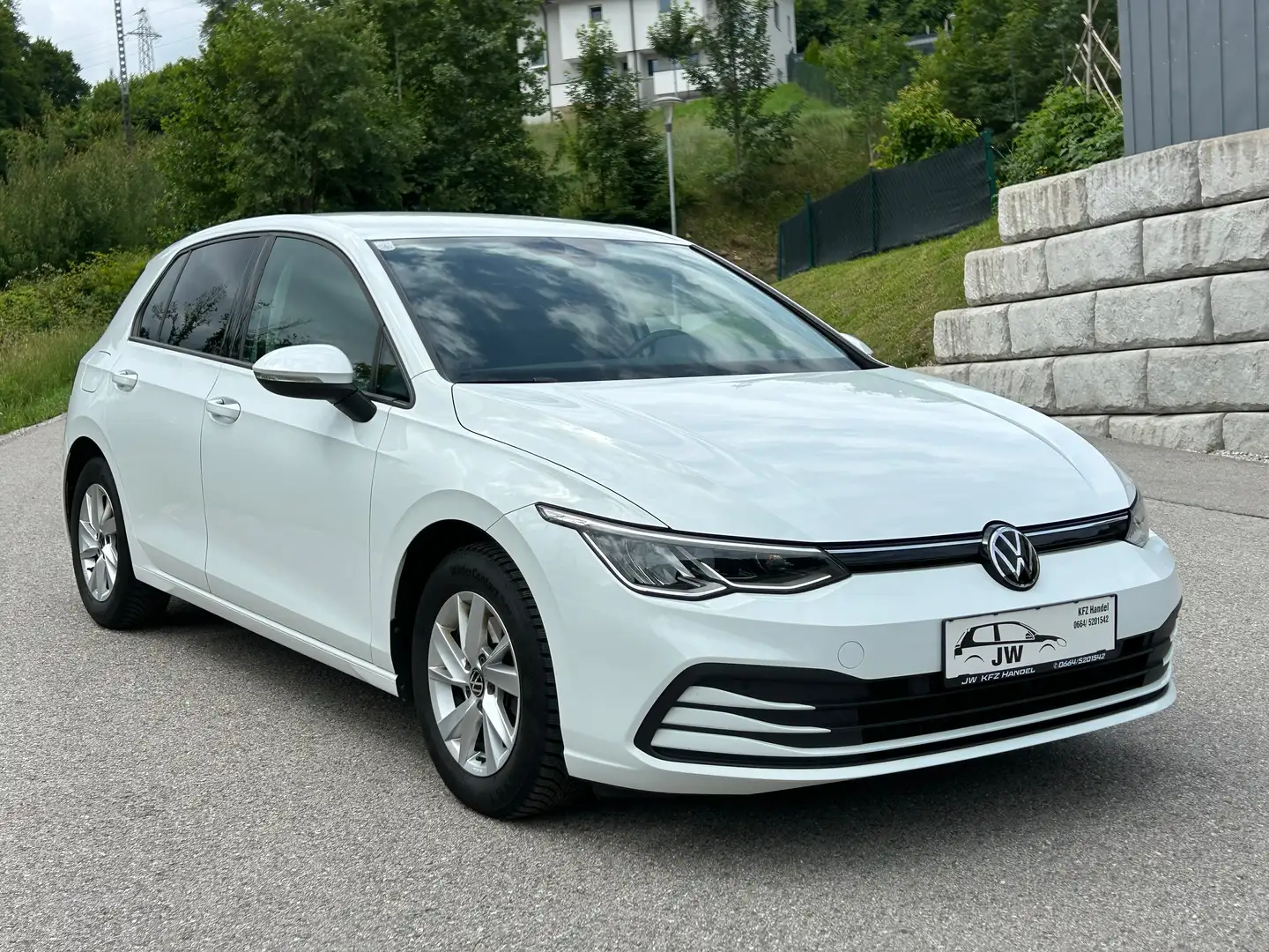 Volkswagen Golf 8, 1.Besitz, *Garantie*, Pickerl NEU Weiß - 1