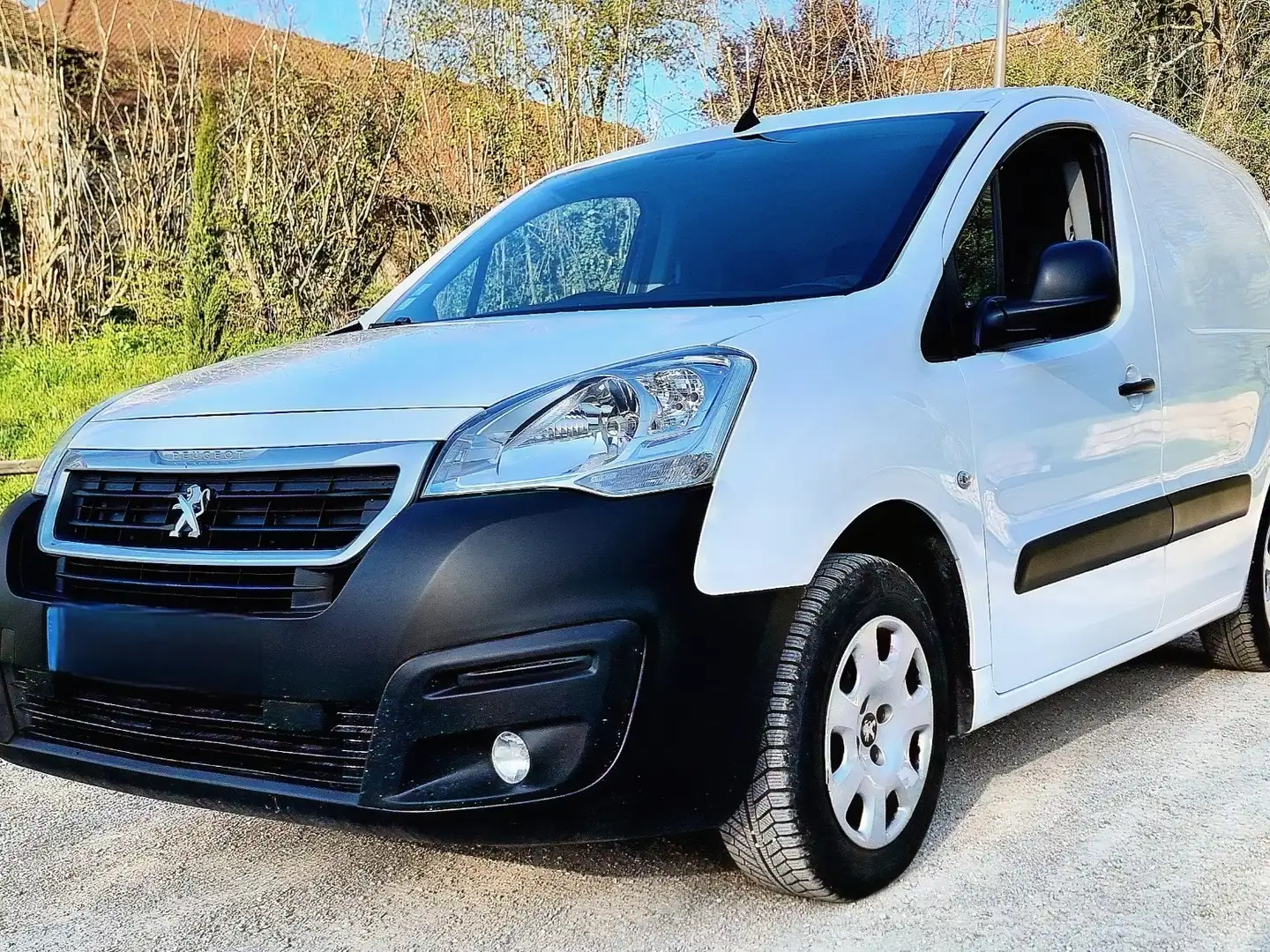 Peugeot Partner FOURGON STANDARD 1.6 BLUEHDI 100 BVM5 PREMIUM PACK - 1