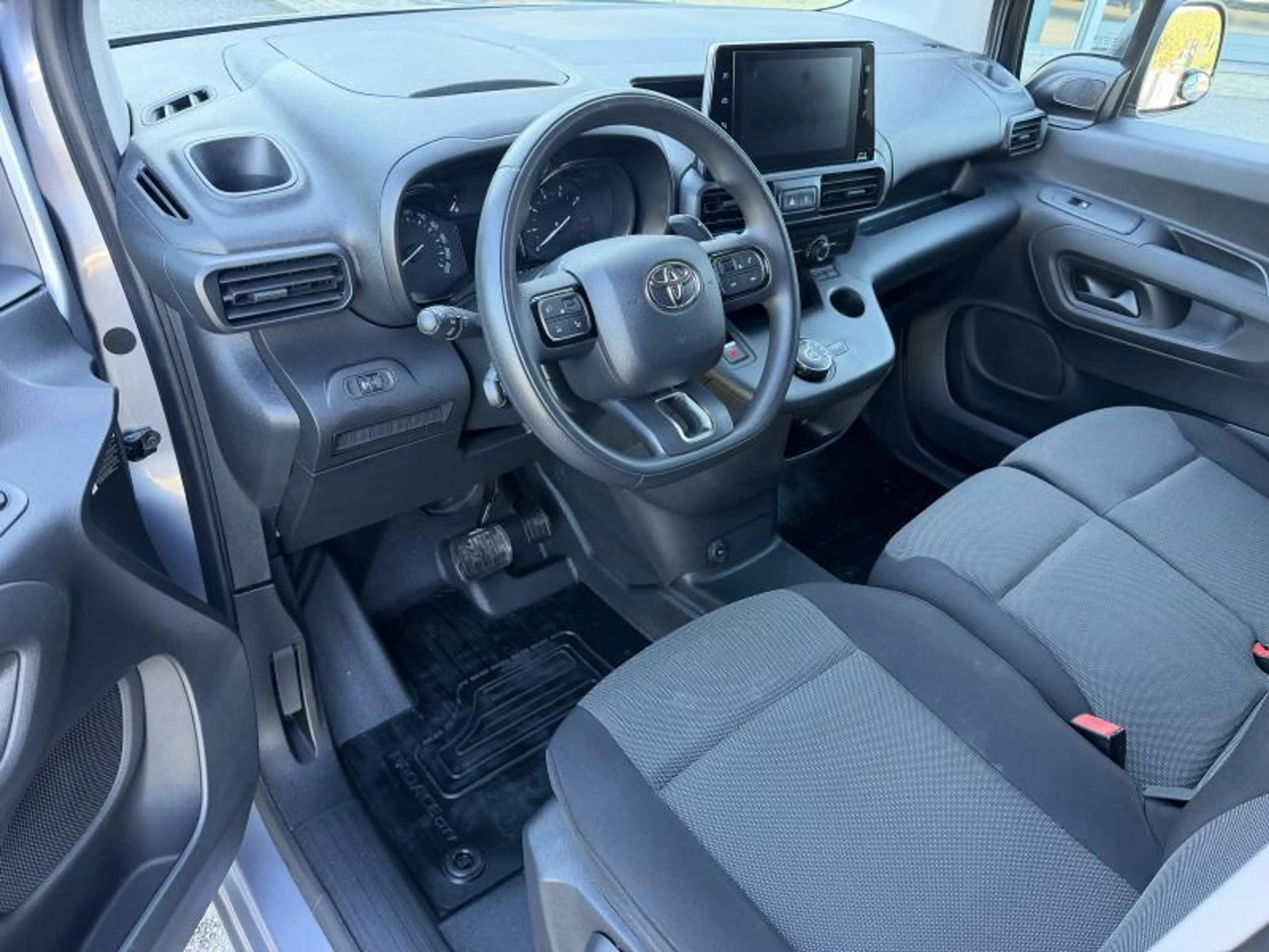 Toyota Proace City Comfort — photo 13