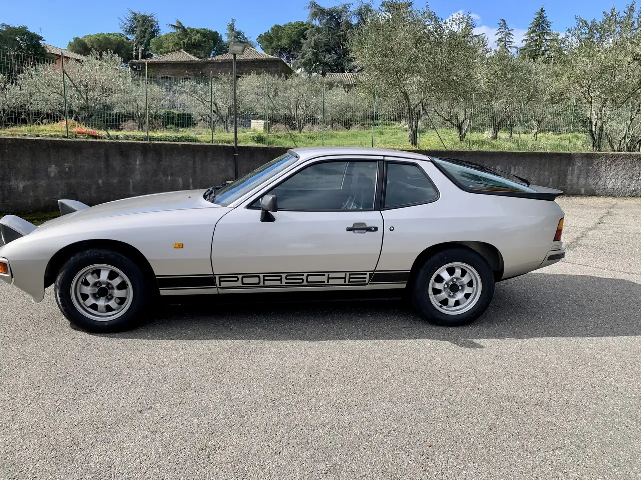 Porsche 924 2.0, foto 2