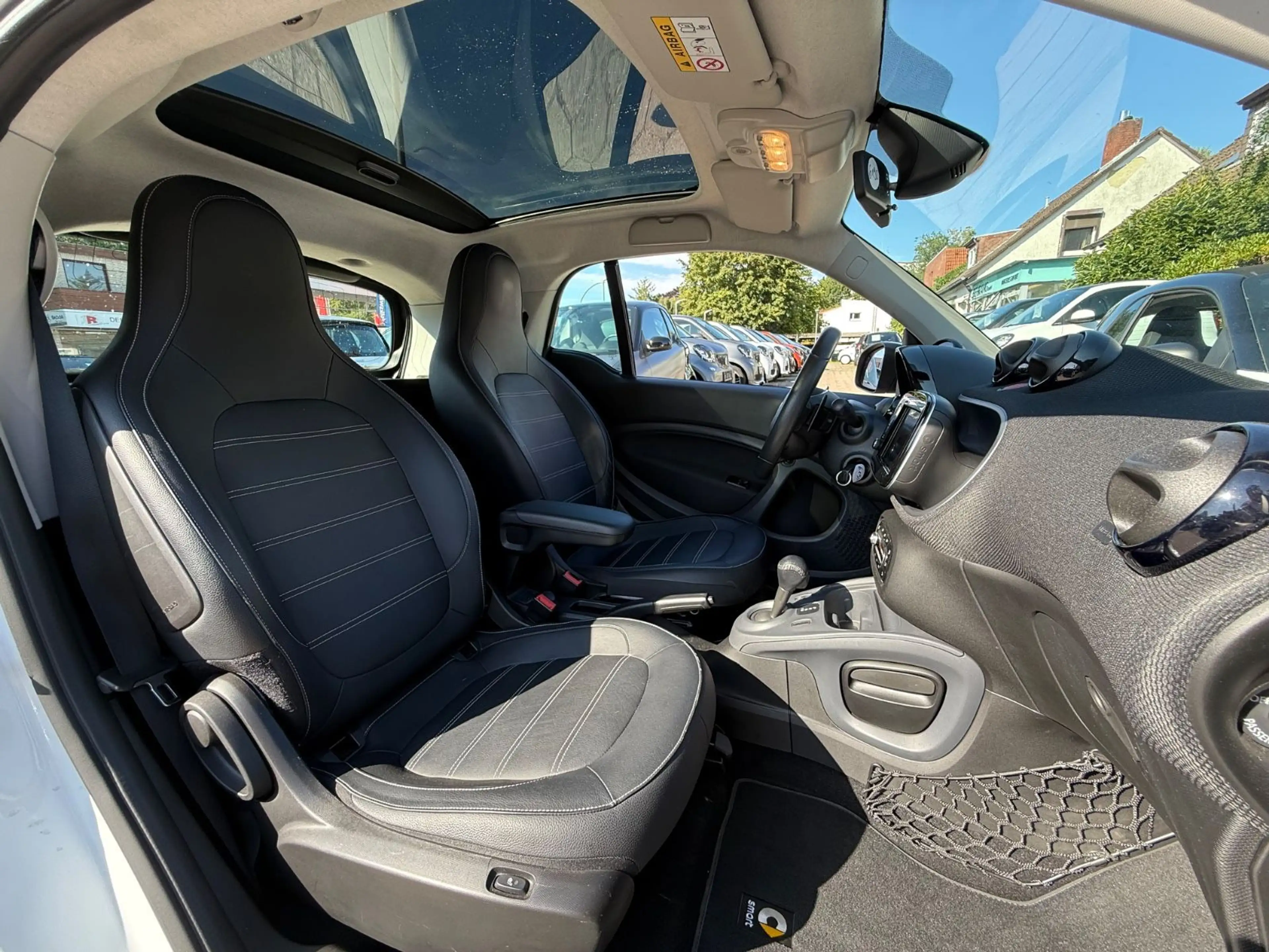 smart forTwo PRIME*SPORTPAKET+90PS*PANO*NAVI*LED* — photo 13