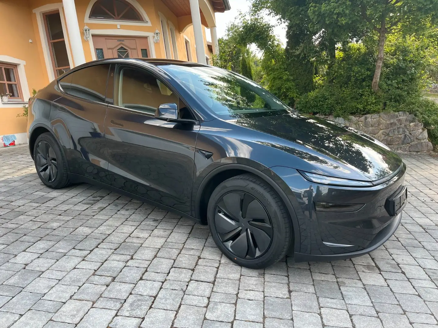 Tesla Model Y Standart Range+ RWD Facelift "Juniper" Grau - 2