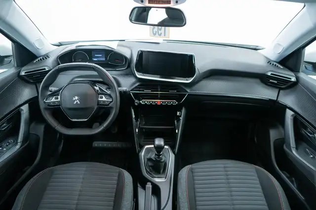 Peugeot 2008 view 8