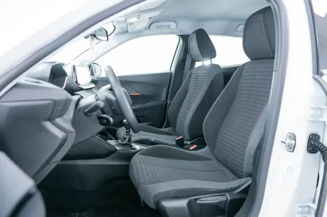 Peugeot 2008 view 6