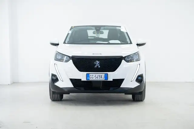 Peugeot 2008 view 3