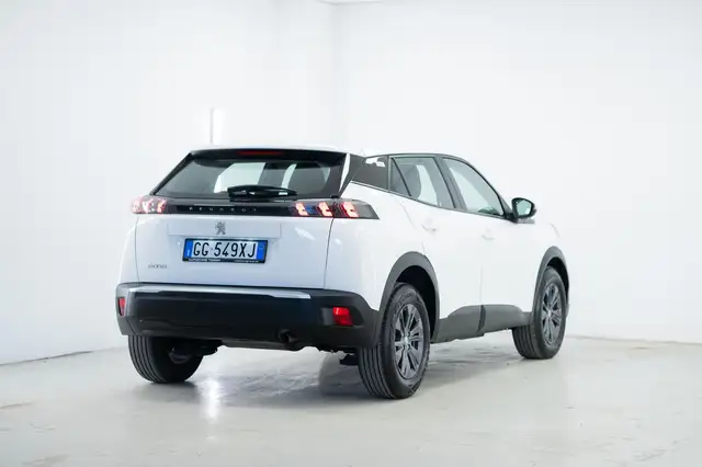 Peugeot 2008 view 2