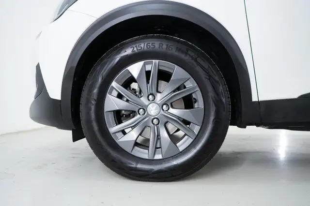 Peugeot 2008 view 14