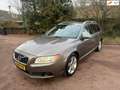 Volvo V70 2.5FT Summum / Navi / Leder / Xenon / Apk / Trekha Gris - thumbnail 1