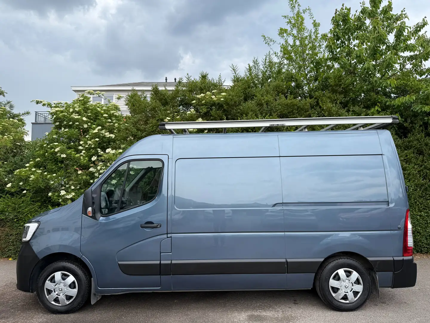 Renault Master 2.3 dCi+NAVI+CAMERA+SUSPEN HYDRO+SIEGE PNEUMATIQUE Gris - 2