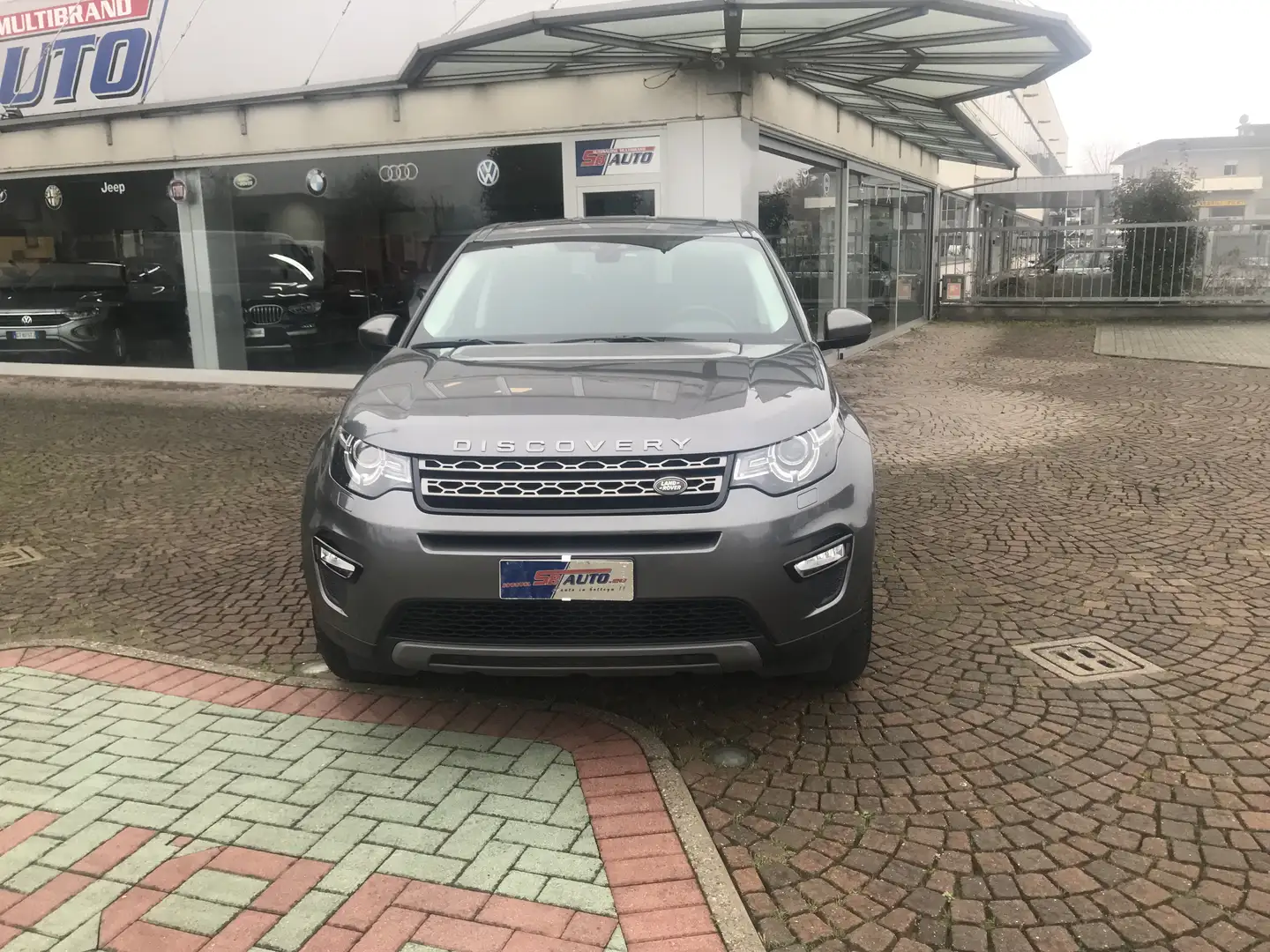 Land Rover Discovery Sport discovery sport 2.0 td  N1  -  5 posti Gris - 2