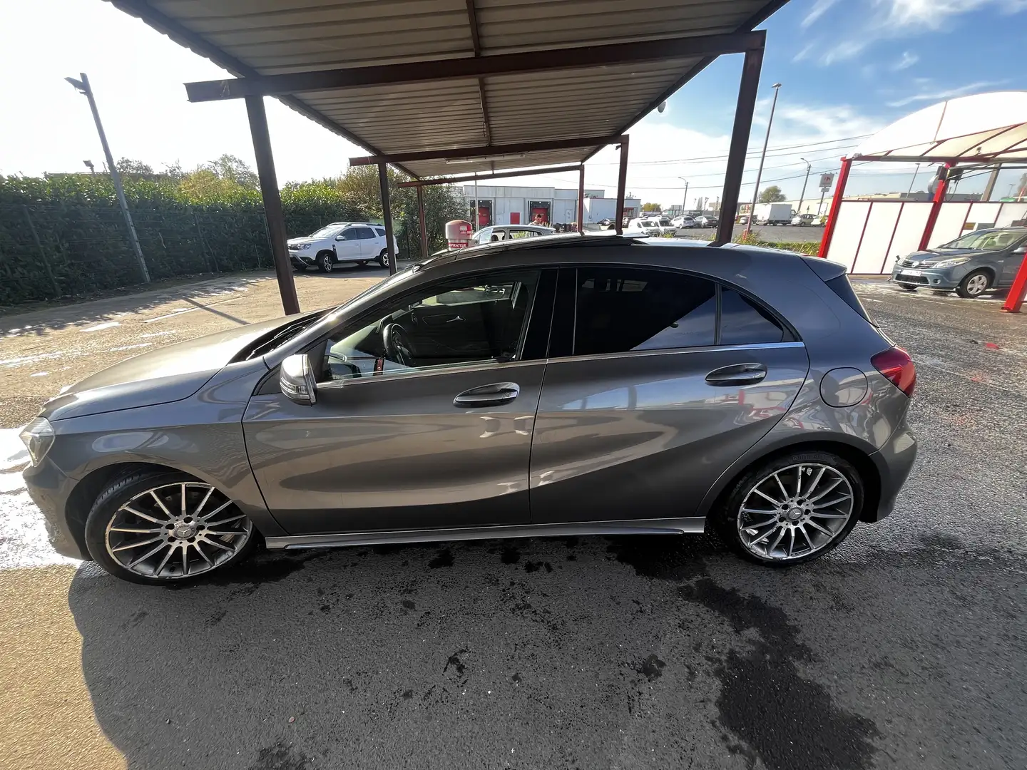 Mercedes-Benz A 200 Pack AMG Siege sport toit ouvrant Gris - 2