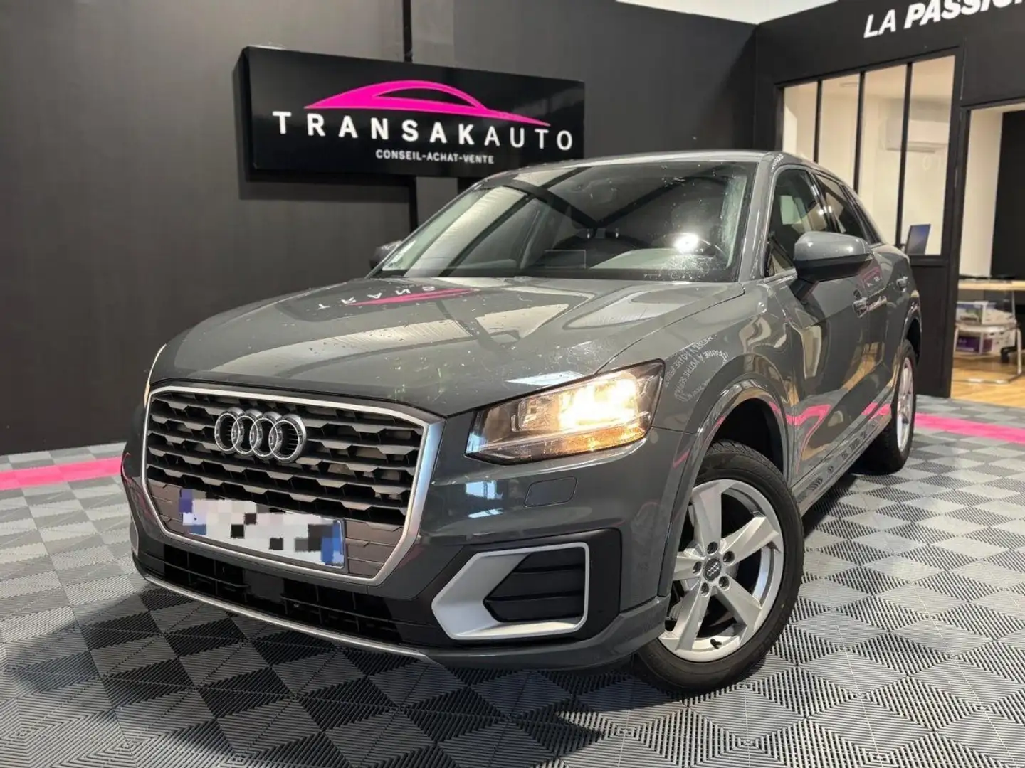 Audi Q2 1.6 TDI 116 ch BVM6 Sport Gris - 1