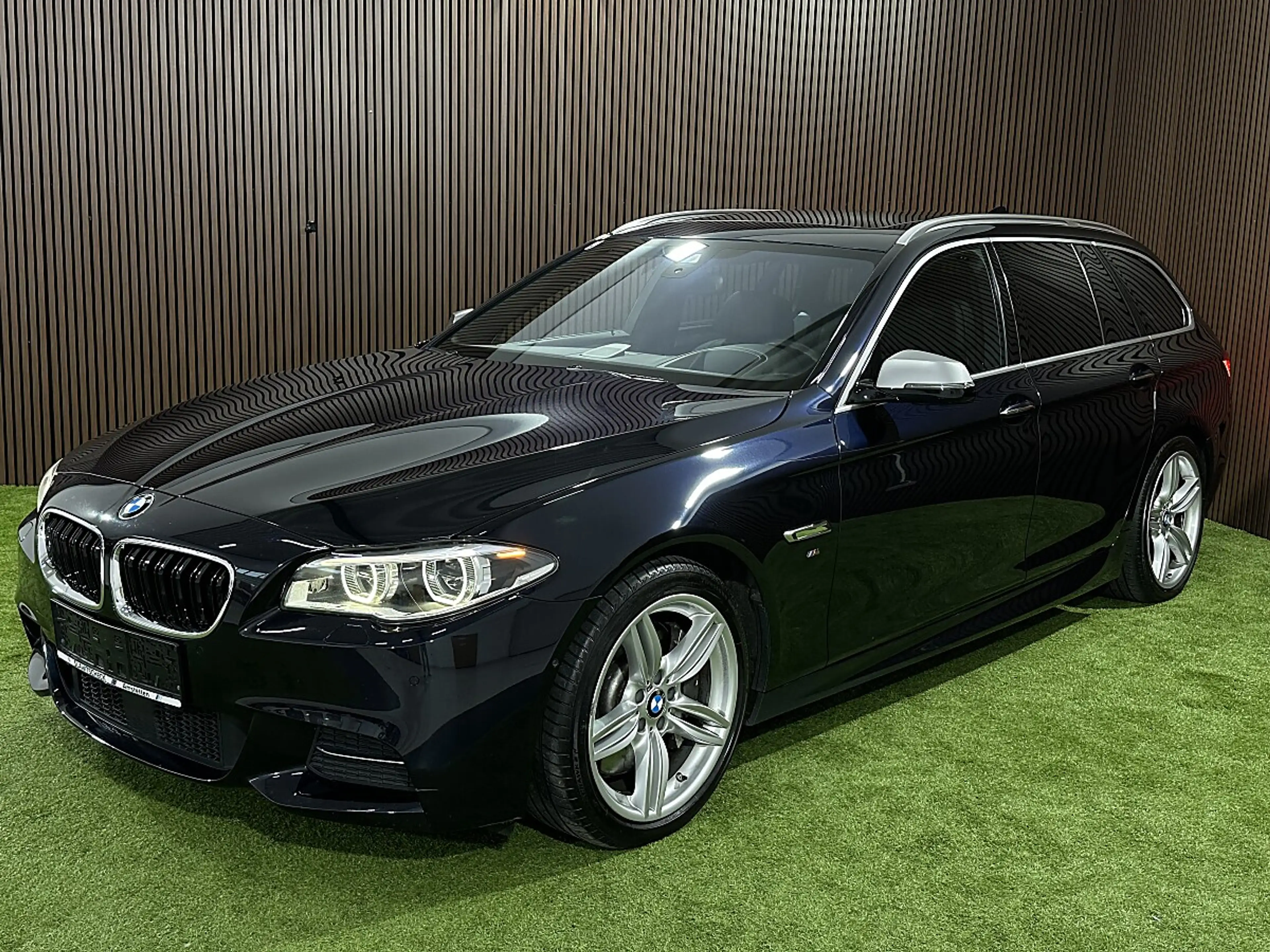 BMW M550 d xDrive Österreich-Paket Touring Aut. *M-Sport... — photo 4