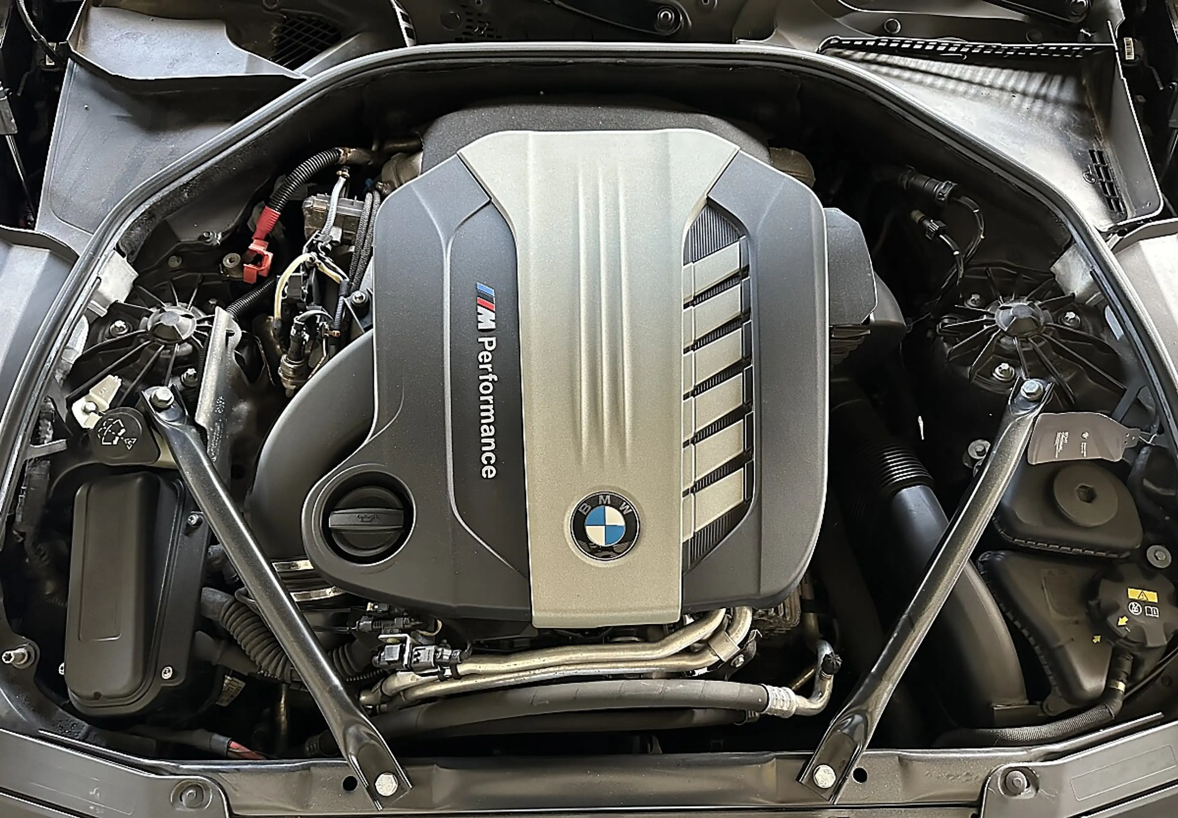 BMW M550 d xDrive Österreich-Paket Touring Aut. *M-Sport... — photo 9