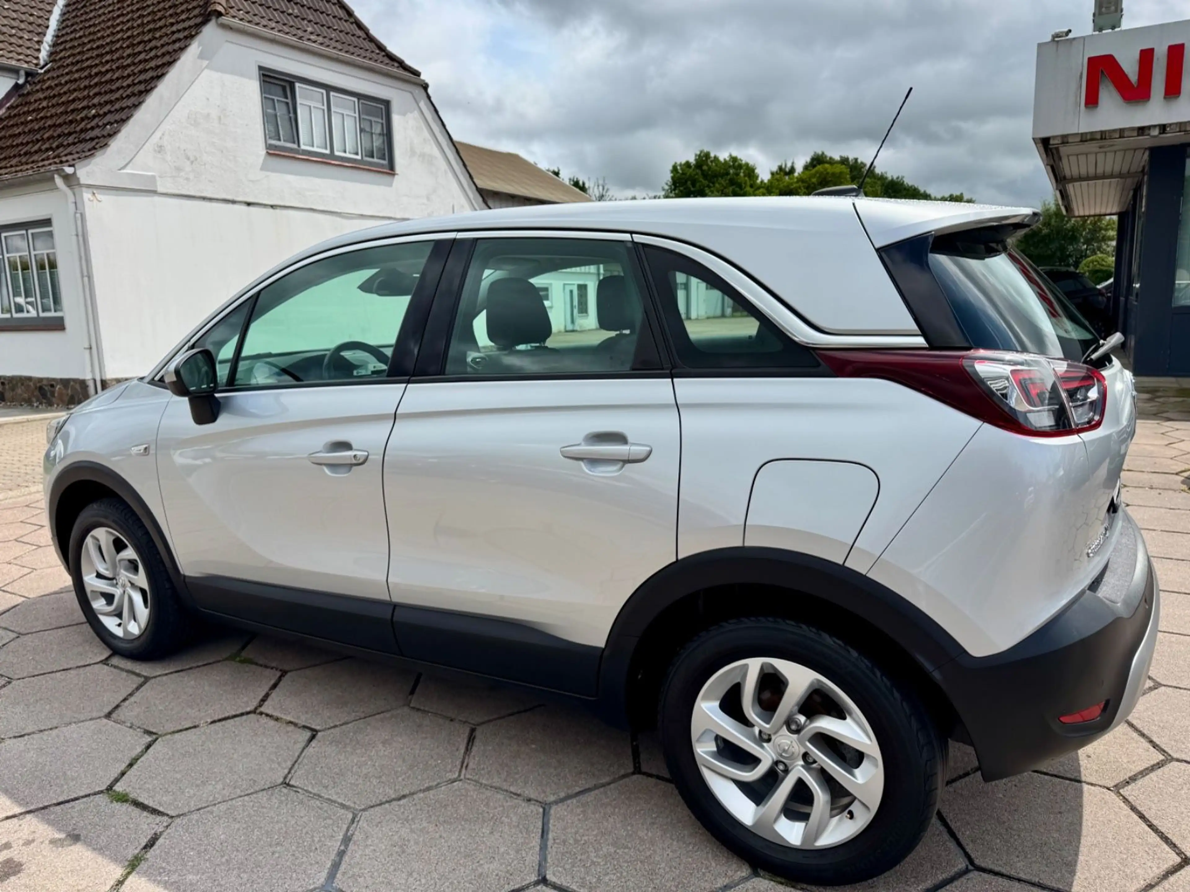 Opel Crossland X 1.2 Automatik Innovation — photo 9