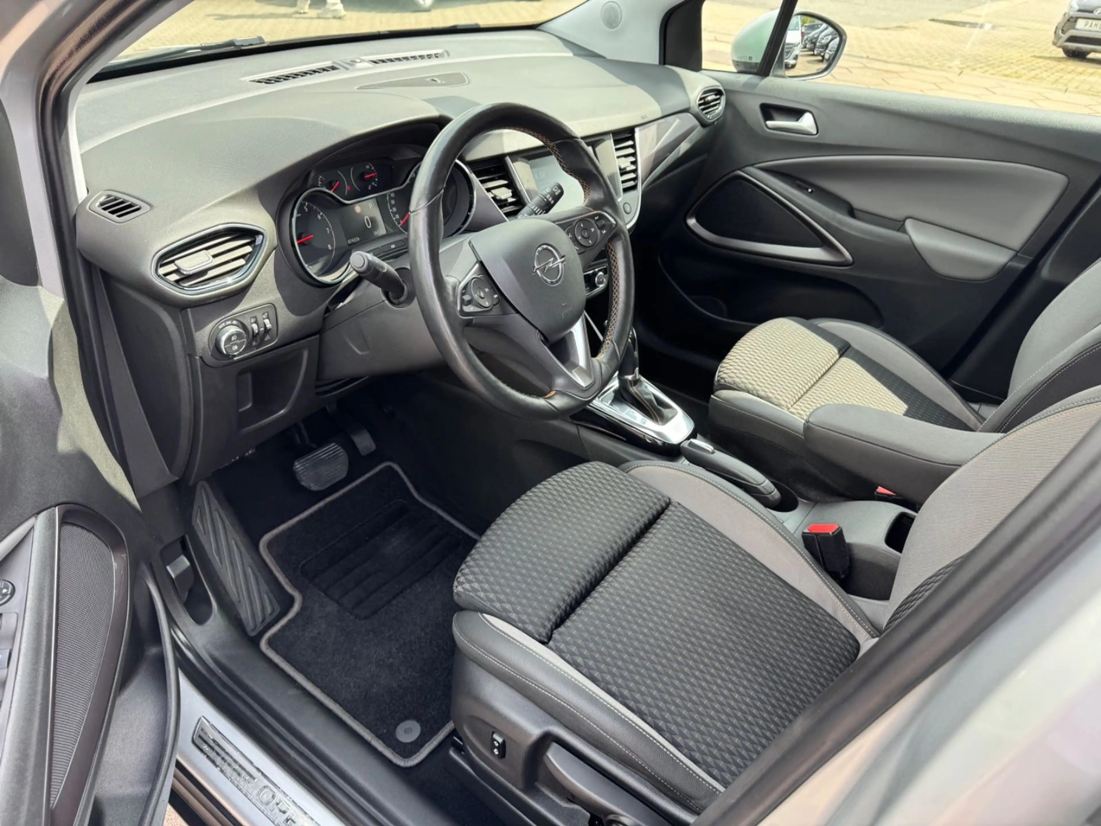 Opel Crossland X 1.2 Automatik Innovation — photo 10
